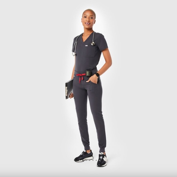 FIGS Charcoal Zamora jogger scrub pants - Picture 2 of 9